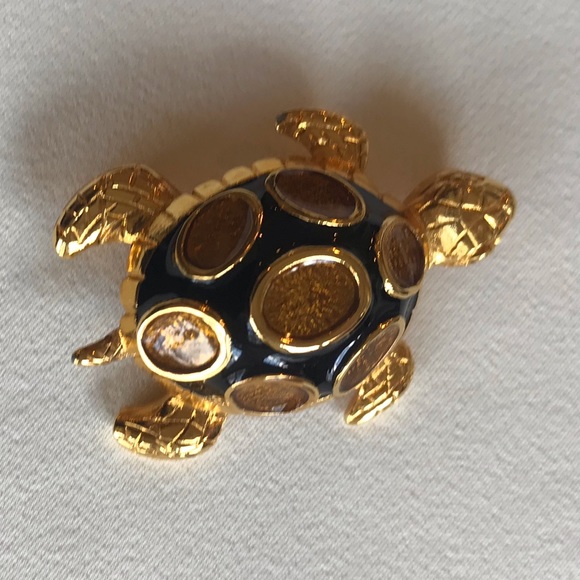 Turtle Brooch - Picture 2 of 13